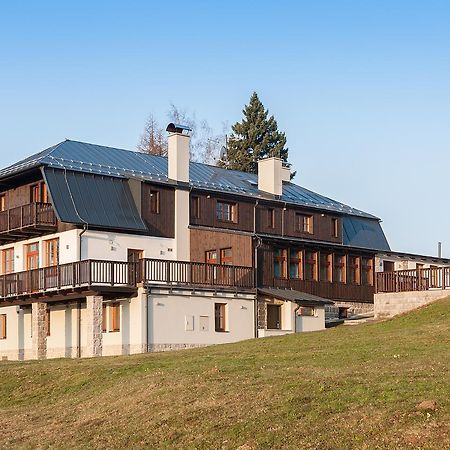 Aneta Hotel & Restaurant Vítkovice Екстериор снимка