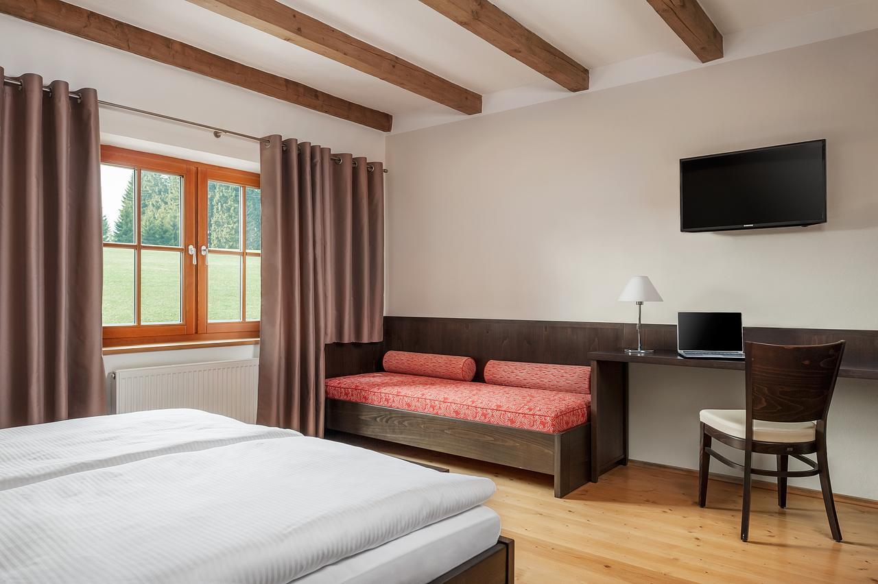 Aneta Hotel & Restaurant Vítkovice Екстериор снимка