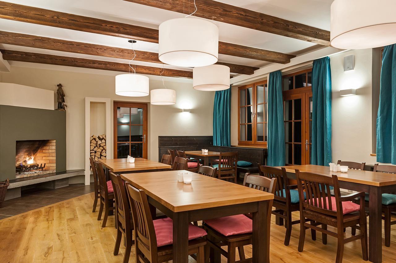 Aneta Hotel & Restaurant Vítkovice Екстериор снимка