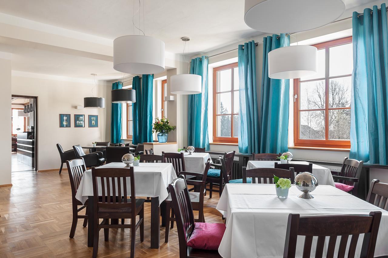 Aneta Hotel & Restaurant Vítkovice Екстериор снимка