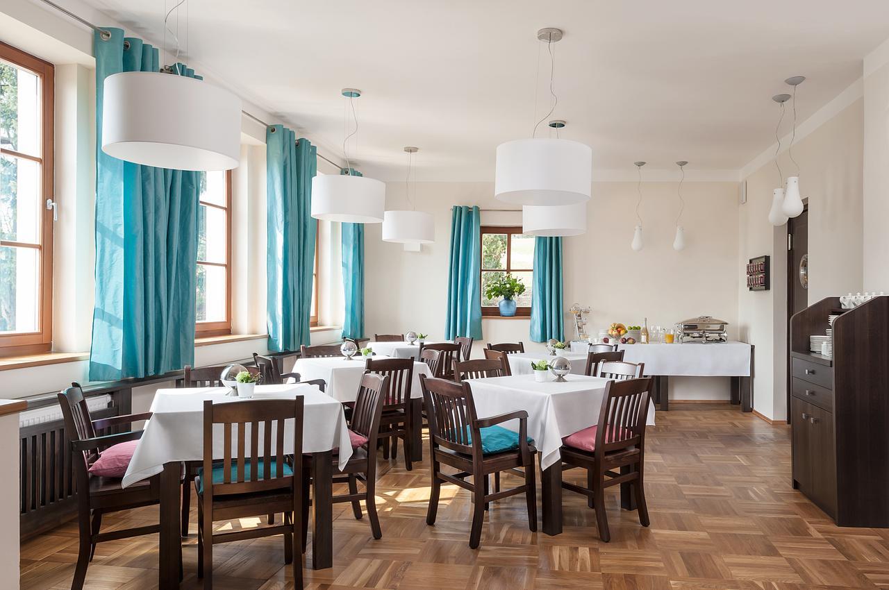 Aneta Hotel & Restaurant Vítkovice Екстериор снимка
