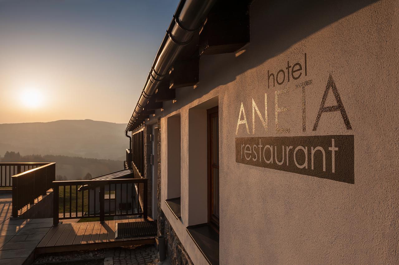 Aneta Hotel & Restaurant Vítkovice Екстериор снимка